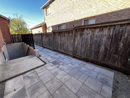 For Lease - 181 Johnson Street Unit# LOWER, Barrie, Ontario - Photo 2