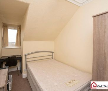 3 bedroom flat to rent - Photo 2