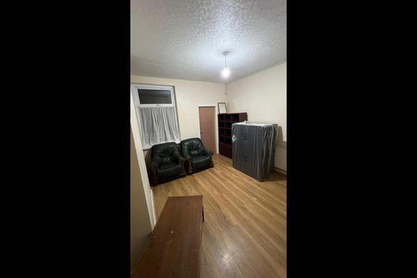 Room in a Shared House, Newport Road, B12 - Photo 1