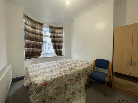 3 bedroom terraced house to rent - Photo 4