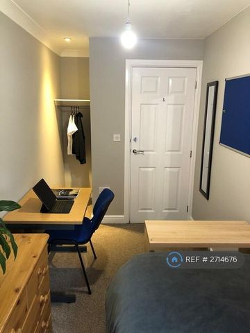 5 bedroom semi-detached house to rent - Photo 5