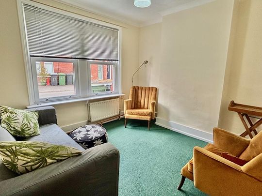 2 bedroom terraced house to rent - Photo 1