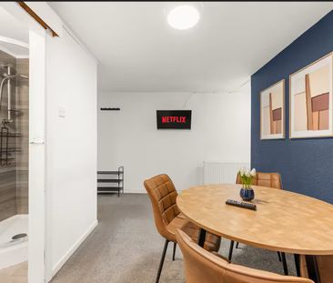 2 Bed Flat, Tarves Way, SE10 - Photo 4