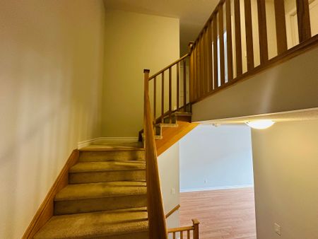 For Lease - 1136 Greentree Path, Oshawa, Ontario - Photo 3