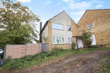 St Davids Close, Wembley, Middlesex, HA9 - Photo 2