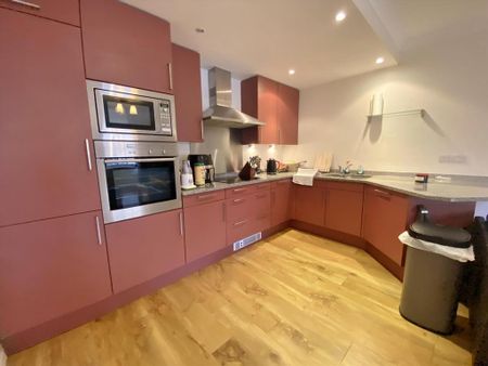 2 bedroom flat to rent - Photo 5