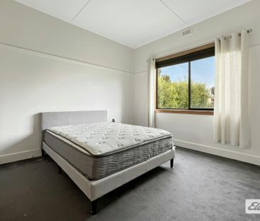 Charming 3-Bedroom Californian Bungalow – Close to All Amenities - Photo 5