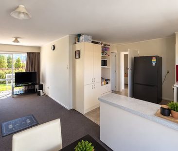 Cosy and Quiet on Brierley Place - Photo 2