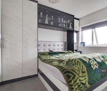 5 bedroom terraced house to rent - Photo 4