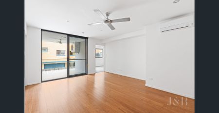 Two-bedroom apartment in the heart of Milton. - Photo 2