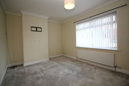 3 Bedroom Mid Terraced House - Photo 3