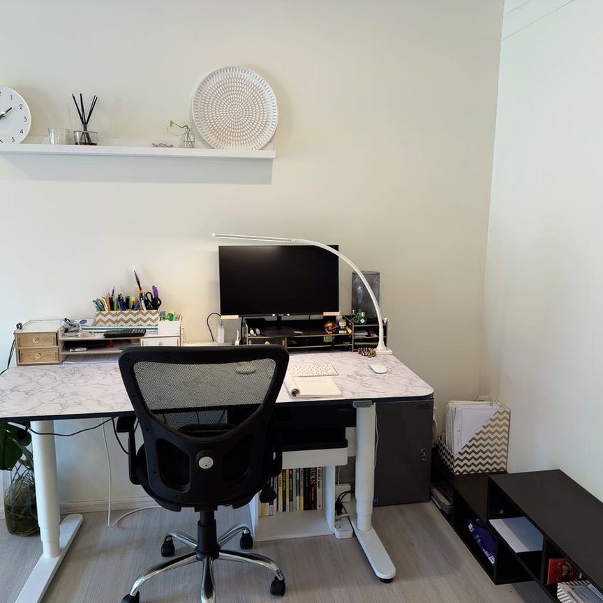 Bright Furnished 2Bed with Private Backyard + Store Room - Photo 1