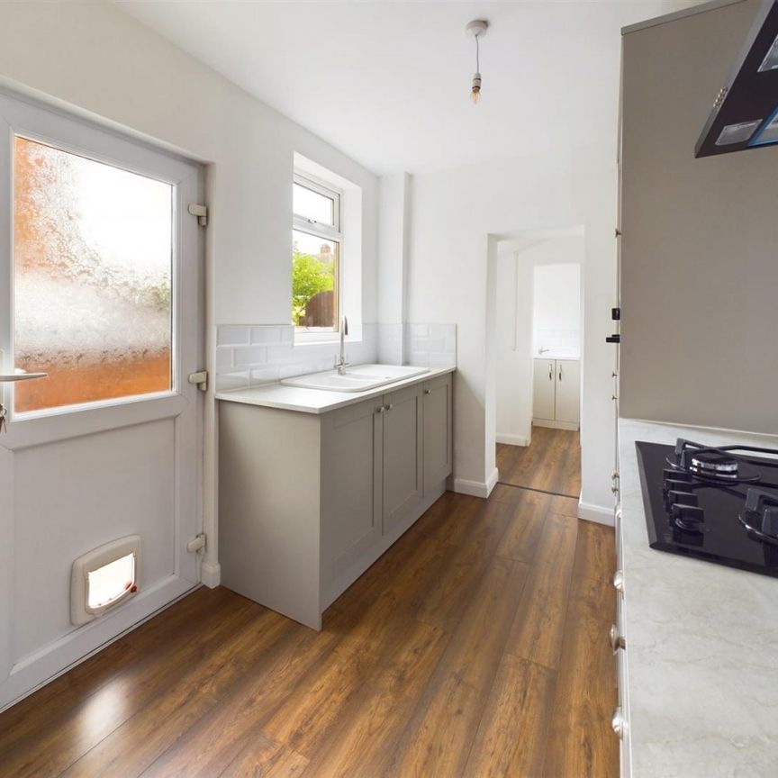 2 bedroom Terraced House to rent - Photo 1