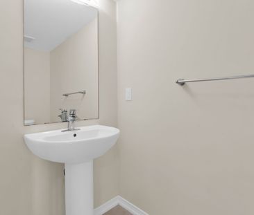 For Lease - 7744 Dockweed Drive, Niagara Falls, Ontario - Photo 6