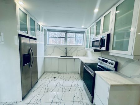 For Lease - 10 Silverdale Crescent Unit# Lower, Toronto, Ontario - Photo 2