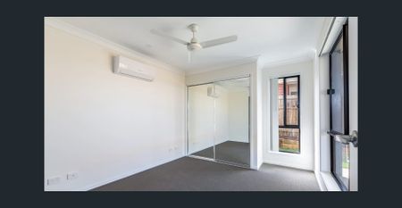 3 BEDROOM DUPLEX WITH DECENT SIZED BACK YARD - Photo 4