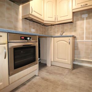 Kingsdale Court, Milton Road, Swanscombe, DA10 0LX - Photo 2