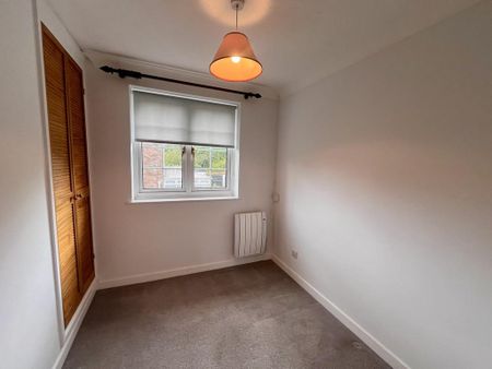 3 bedroom terraced house to rent - Photo 5