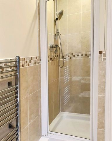 2 bedroom maisonette to rent - Photo 3