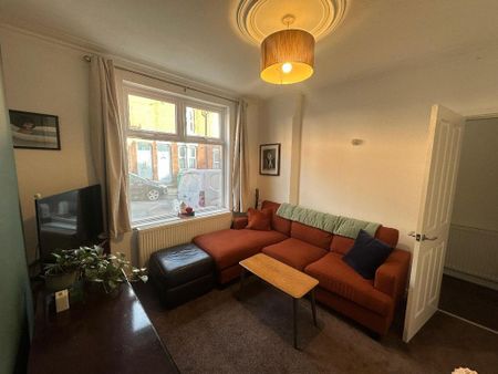 2 bedroom terraced house to rent - Photo 2