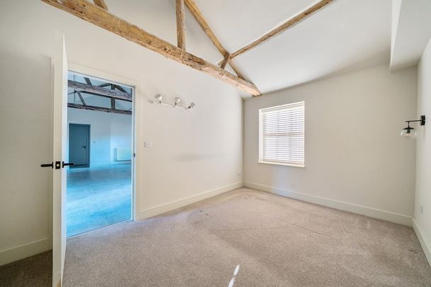 2 bedroom bungalow to rent - Photo 1