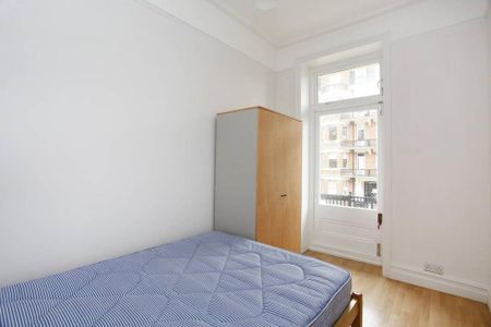 3 bedroom flat to rent - Photo 2