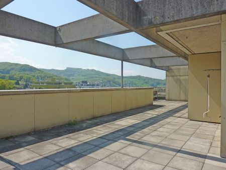 "Grosszügig wohnen mir riesiger Terrasse und herrlicher Aussicht" - Photo 3