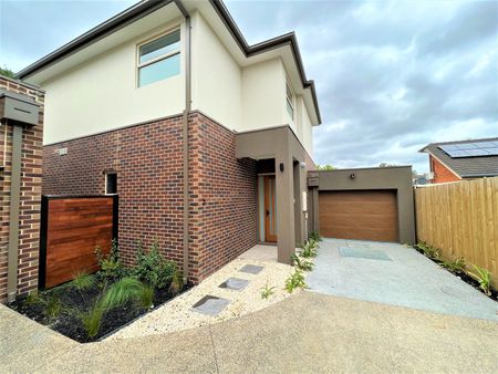 2/24 Dalveen Road, Ivanhoe VIC 3079 - Photo 4