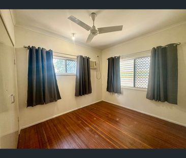 18 SEDGMAN Street, Moranbah, Qld 4744 - Photo 4
