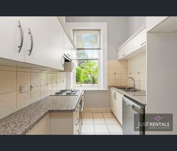 2/24 Johnson Street, St Kilda East, Vic 3183 - Photo 3