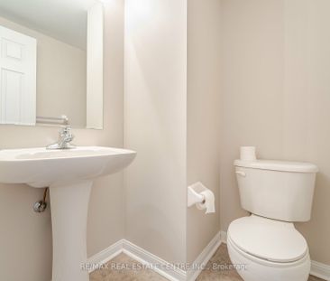 Detached Home For Lease | W8143208 - Photo 1