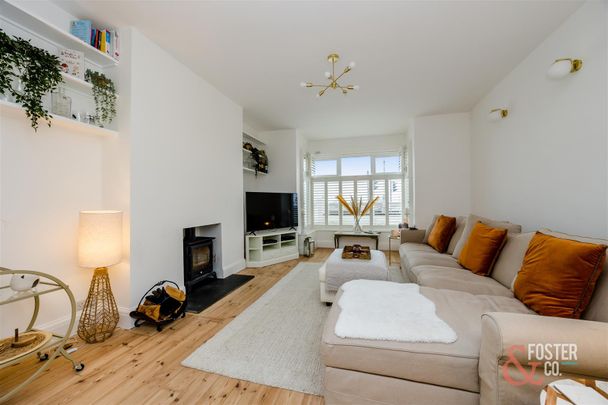 Kingsway, Hove - Photo 1