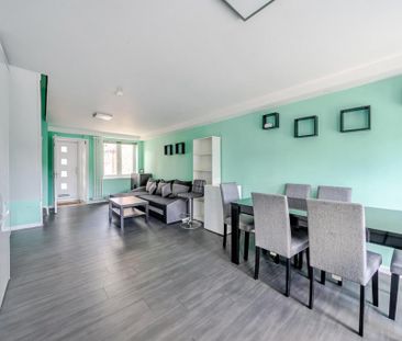 2 bedroom terraced house to rent - Photo 4