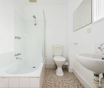 Central Village Lifestyle - Photo 2