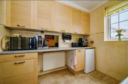 3 Bed Semi-Detached House, Swasedale Road, LU3 - Photo 5