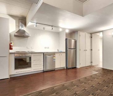 Welcome to Vespa - 20 Hanson Street - Photo 4