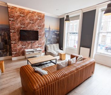 7 bedroom end of terrace house to rent - Photo 1