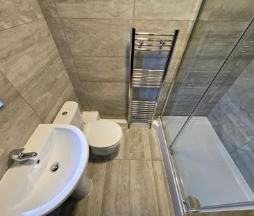 8 bedroom semi-detached house to rent - Photo 5