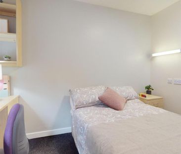 1 bedroom in a flat share to rent - Photo 3