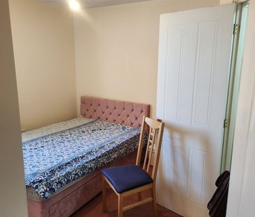 2 Bed Flat, Payne Close, IG11 - Photo 5