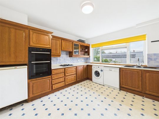 Atbara Road, Teddington, TW11 - Photo 1