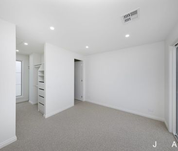 Brand New Luxury Living - Photo 4
