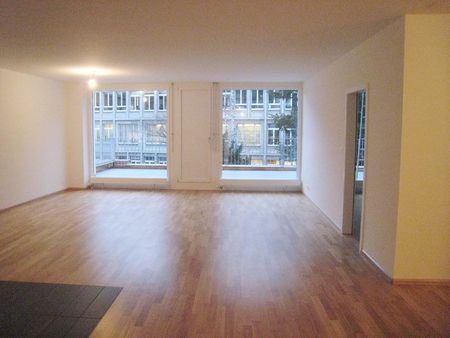 MODERNE UND CHARMANTE 2.5-ZIMMERWOHNUNG IM HERZEN VON BASEL - Foto 2