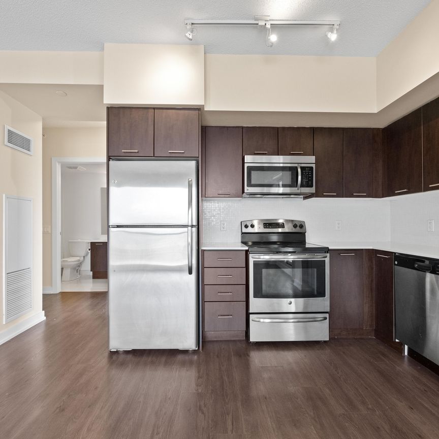 For Lease - 2220 Lakeshore Boulevard Unit# 2004, Toronto, Ontario - Photo 1