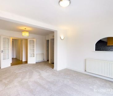 4 bedroom chalet to rent - Photo 1