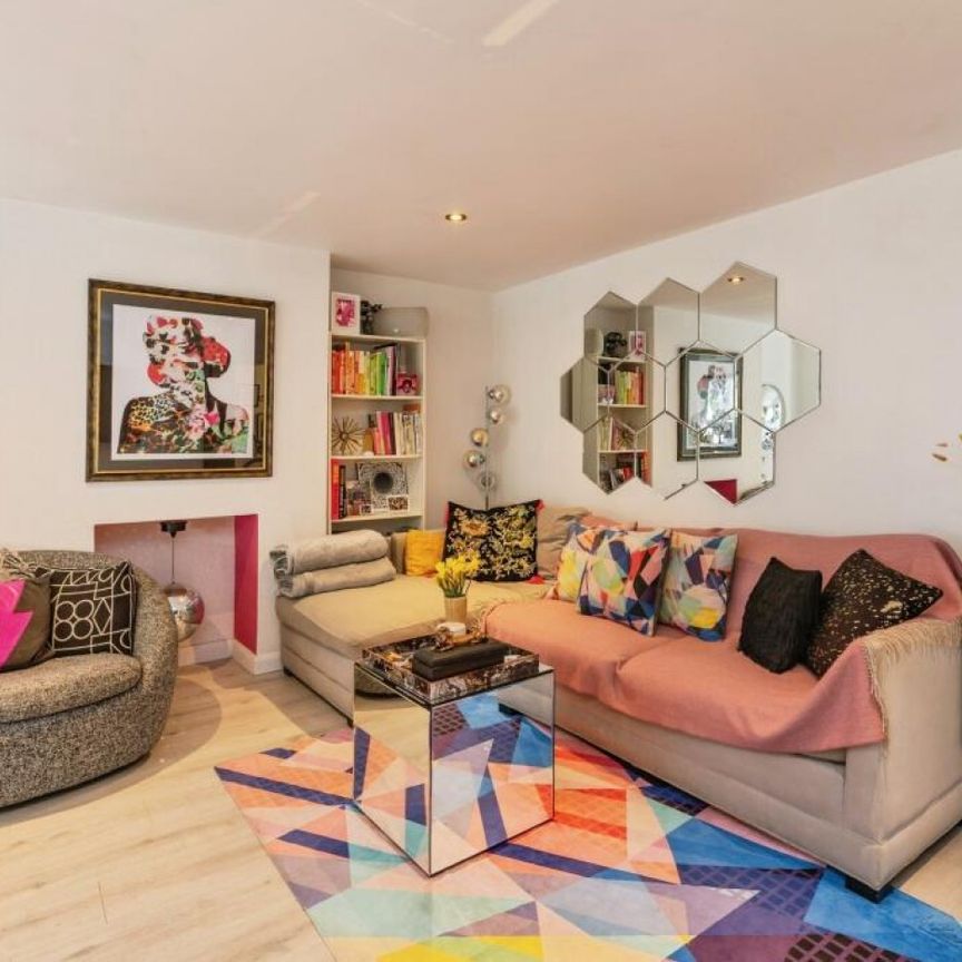 3 Bedroom Apartment - Conversion To Let - Photo 1