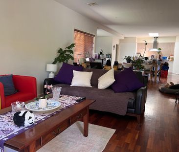 12A Morshead Avenue, Mount Waverley VIC 3149 - Photo 2