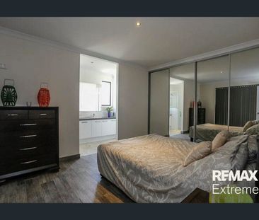 MODERN HOME WITH ALL THE EXTRAS! - Photo 3