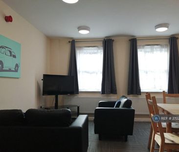 1 bedroom in a house share to rent - Photo 1