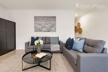 15 Hadley Lane, Craigieburn VIC 3064 - House For Rent | Domain - Photo 4